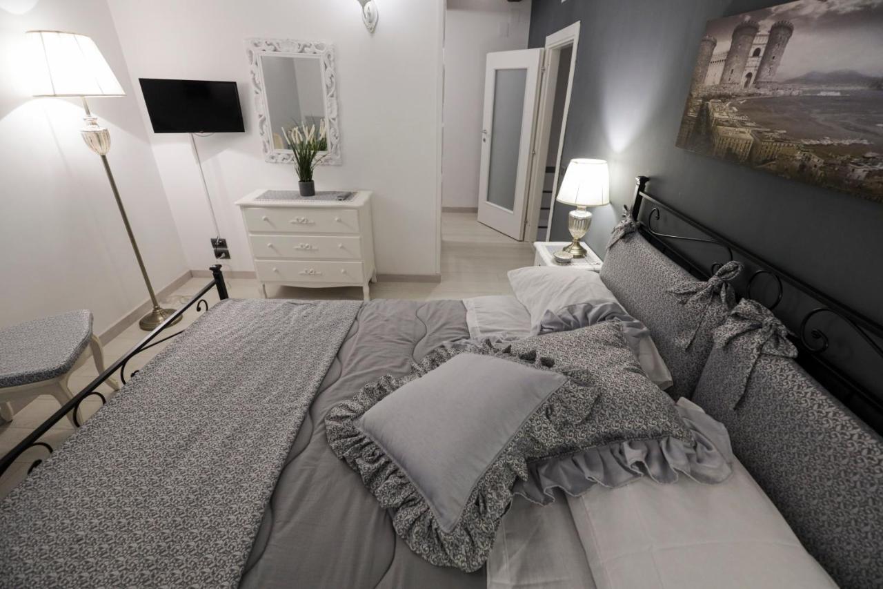 Happy House 31 Apartment เนเปิลส์ ภายนอก รูปภาพ