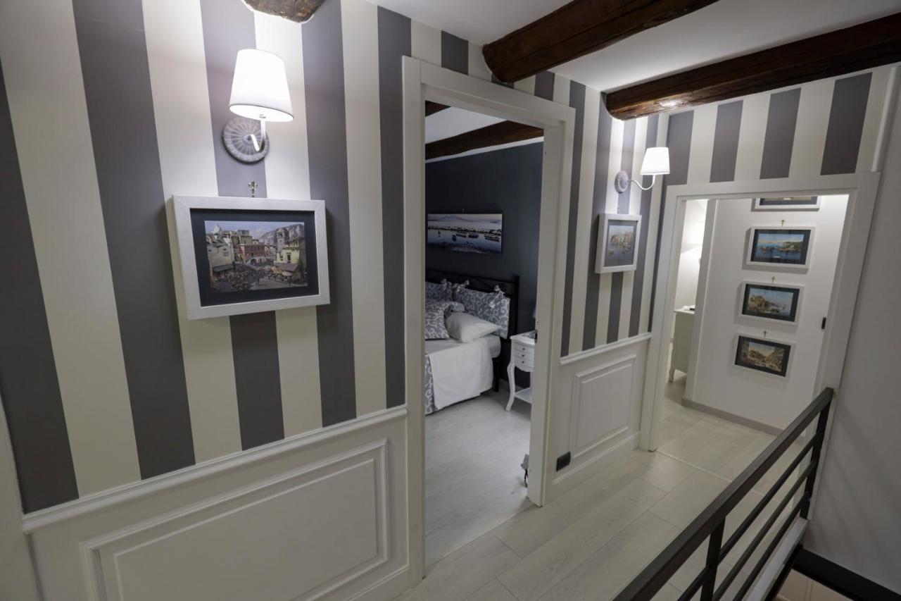 Happy House 31 Apartment เนเปิลส์ ภายนอก รูปภาพ