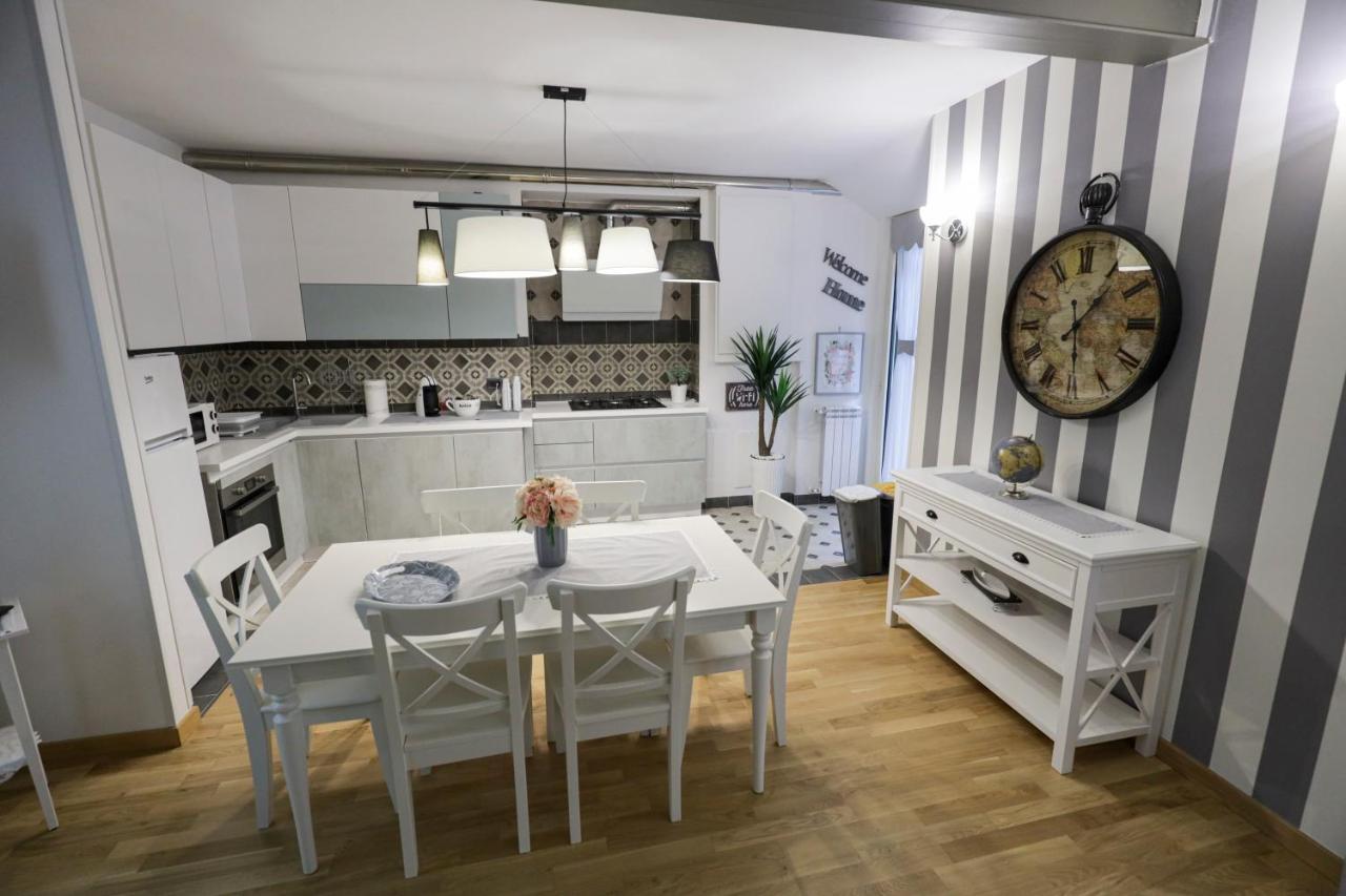 Happy House 31 Apartment เนเปิลส์ ภายนอก รูปภาพ